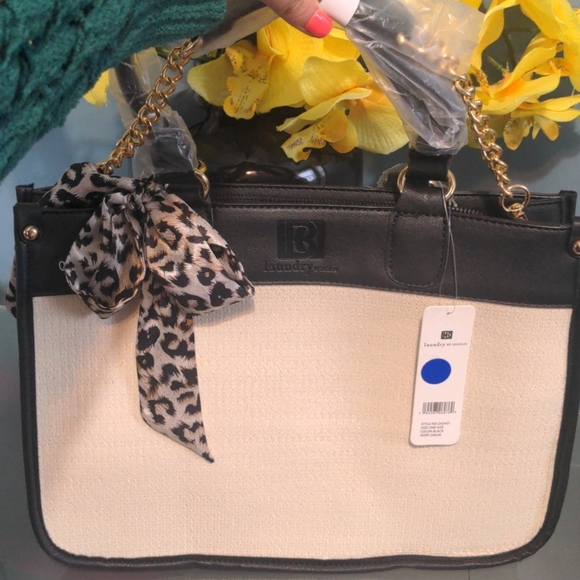 Purse - Picture 2 of 5